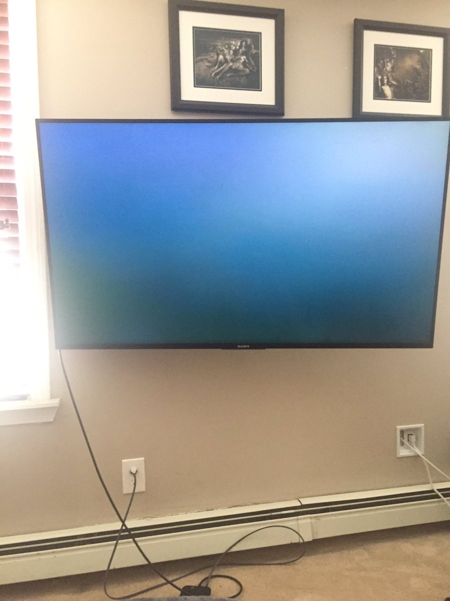 italianpridejv's tweet photo. This is what my TV looks like when I’m trying to download WrestleMania on the @WWENetwork
#nothappy #sucks #ridiculous #updateyourshit @VinceMcMahon @StephMcMahon @TripleH @wwe https://t.co/6xPwMeHgrt