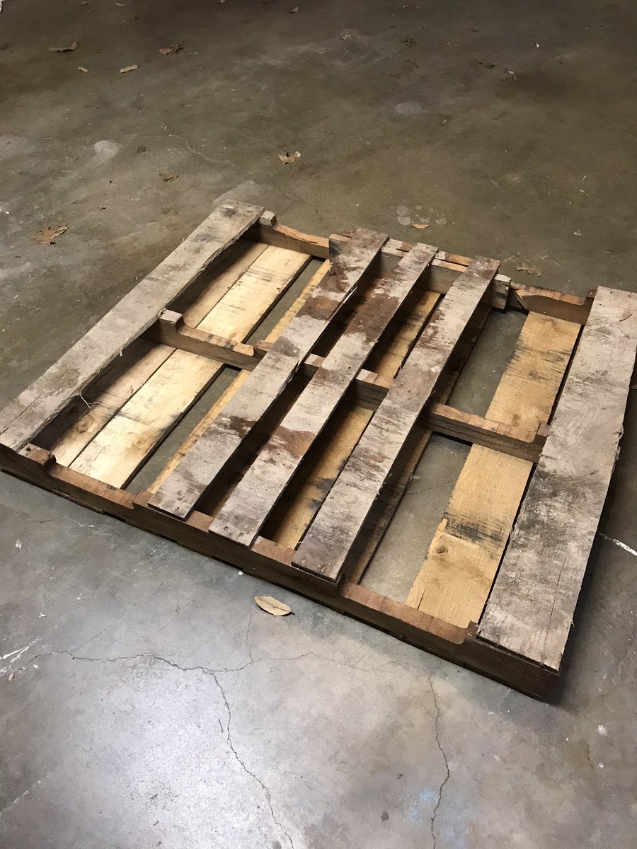 TheNotoriousEEG's tweet image. With nothing to do on a quarantined Sunday - I commissioned the younger Notorii (is that plural of Notorious?) to make corn hole 🌽 out of an old pallet - eat your ❤️ out @joannagaines! #KeepingKidsEntertained #GirlsAndPowerTools