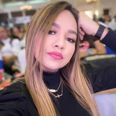 lizzalvarez19's tweet photo. 🖤✨ #NuevaFotoDePerfil https://t.co/NwPV1K0QAp