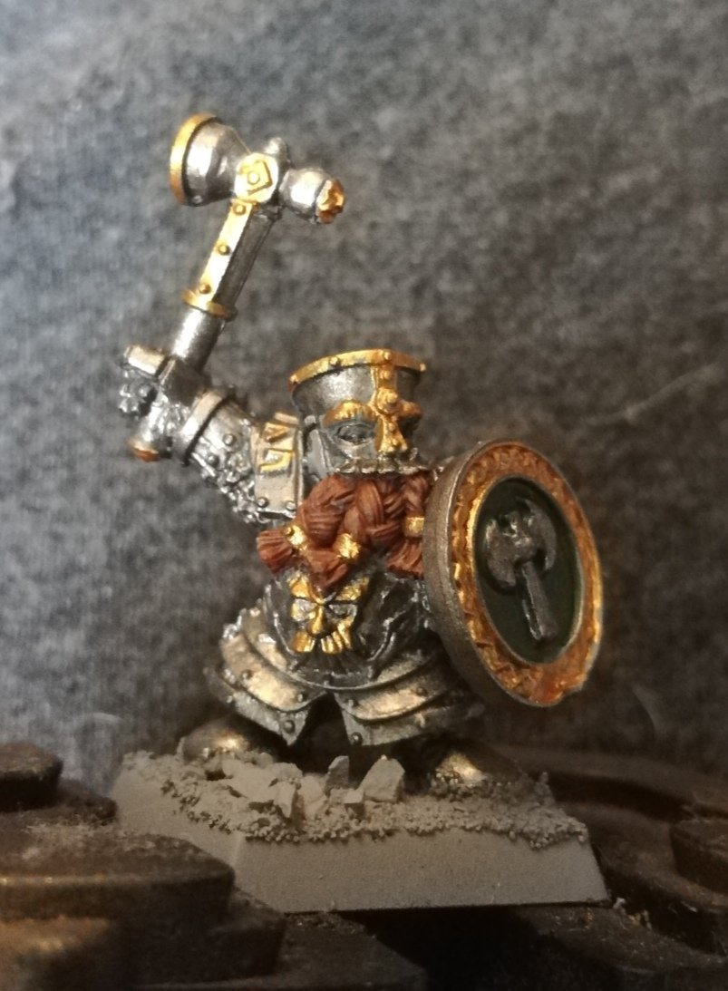 ezgamer's tweet photo. Started #painting some of my old dwarf #ironbreakers from #GamesWorkshop to help show off the #armypainter #quickshade #28mm #wargaming also thanks to @OddsandTails for taking the photos x https://t.co/u2oisk1Sfy