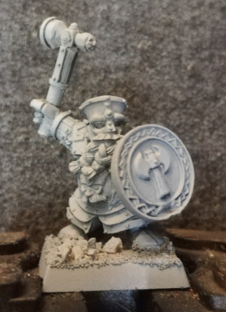 ezgamer's tweet photo. Started #painting some of my old dwarf #ironbreakers from #GamesWorkshop to help show off the #armypainter #quickshade #28mm #wargaming also thanks to @OddsandTails for taking the photos x https://t.co/u2oisk1Sfy