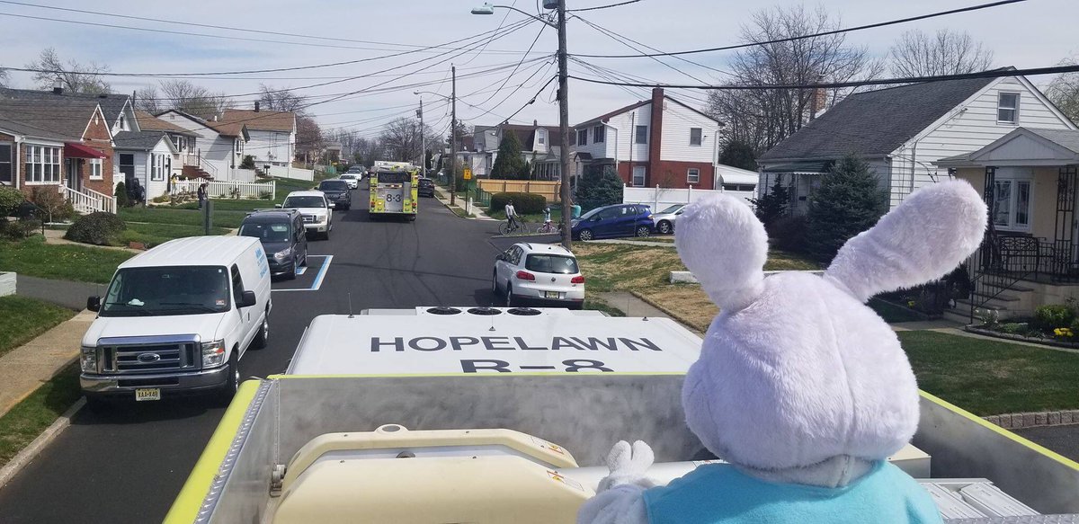 KandyKakesNJ's tweet photo. The bunny had a great time! https://t.co/2X5WVBu9hN