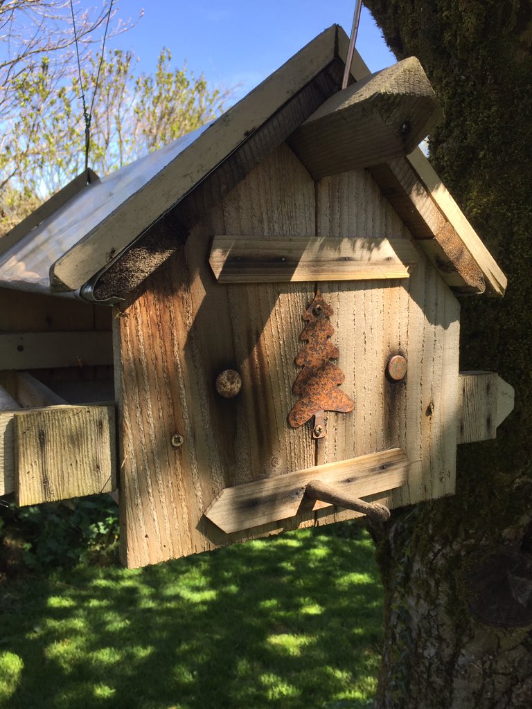 Meh <a href="/FacesPics/">Faces in Things</a>