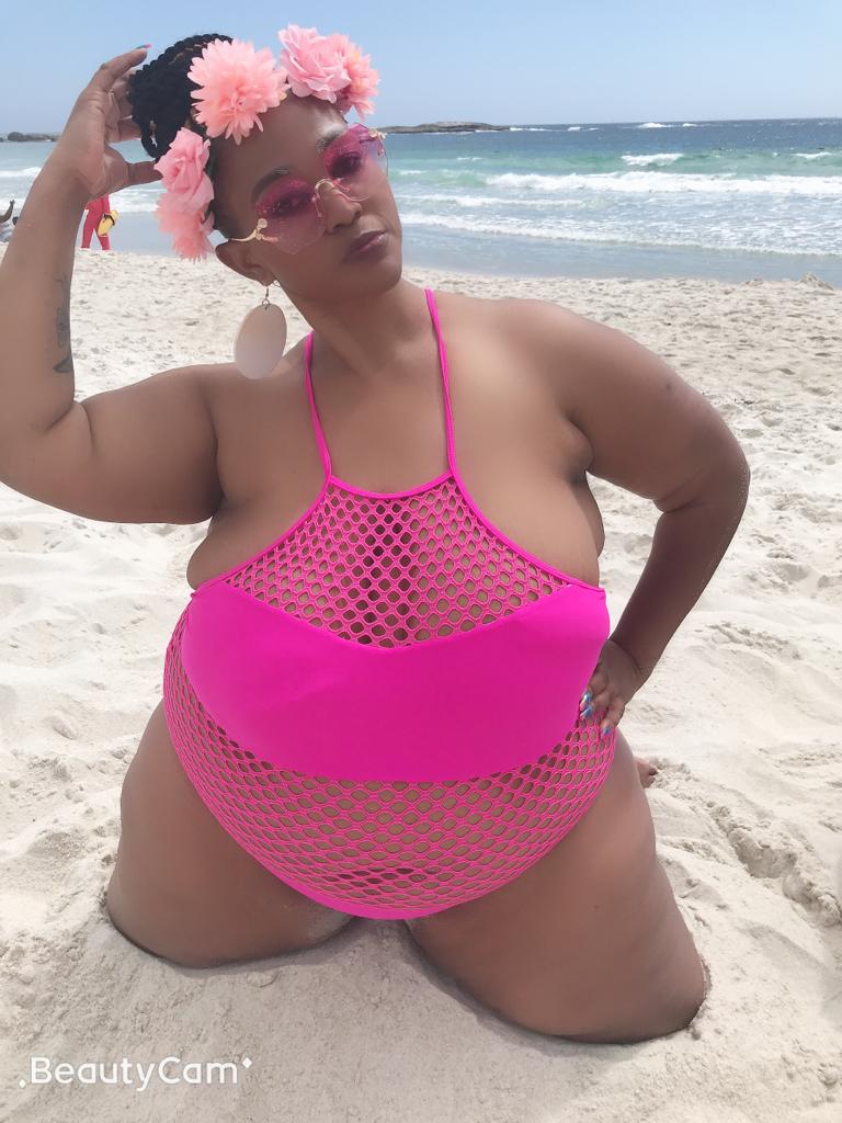 Theflyawayz's tweet photo. #Ladieswithbikinis
#faceoflachocolata #fattiesnmonies #plussize #plussizelife #sdudlafabulous #sdudla #fullfigure #sdudlanation #misglitz #keepingupwiththeglittering #keepglittering #thickmadam #thickdolls #GirlsTalkZA #bikiniwear #swimwear https://t.co/w33QafRdxQ