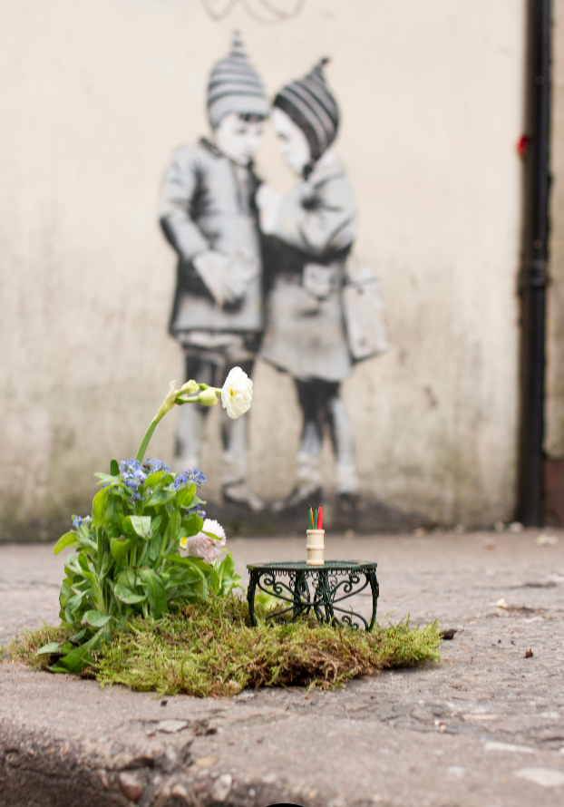 ReillyAlison's tweet photo. Love it when people create beauty out of destruction. https://t.co/SZpExSxnwR https://t.co/aPkU7jrHbn