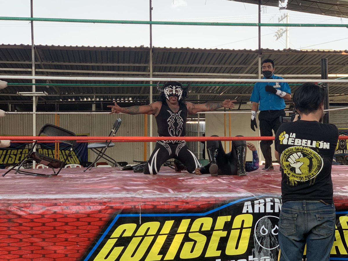 mas_lucha's tweet photo. #ChairoBill @LuchaMemes c/ #TWETijuana: En una lucha muy recia, Psicosis venció a Toxin, en el encuentro semifinal del evento.

#YoApoyoLaLuchaLibreIndependiente
Sigue la transmisión del evento:
https://t.co/0C25m2Kjkj https://t.co/7Le2WixKnk