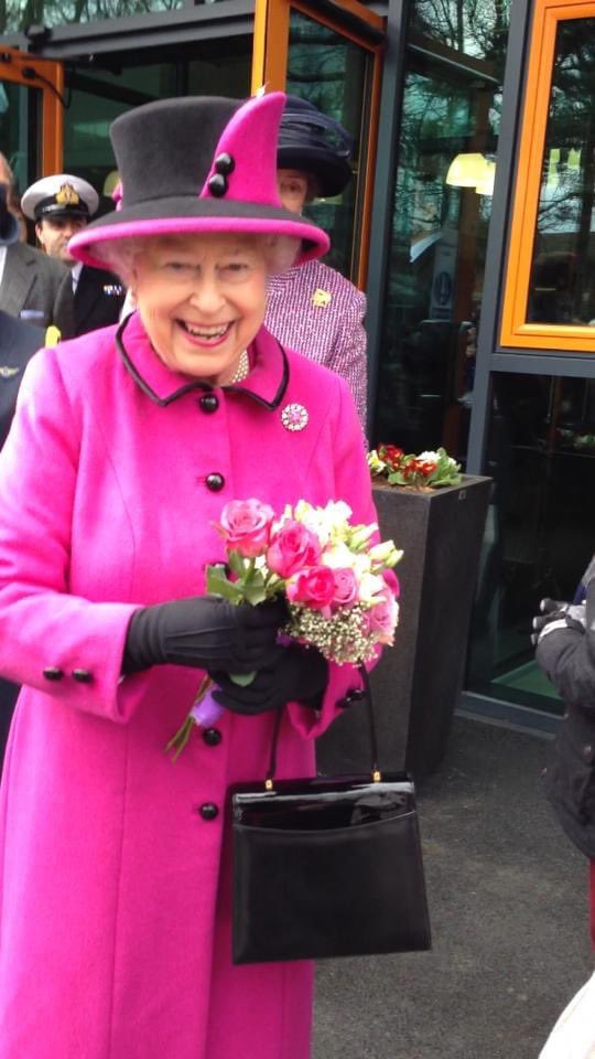 laradelaneygray's tweet photo. Funny that it’s exactly 7 years ago today my daughter and I met The Queen 👑 she is an inspiration and I’m proud that I have been lucky enough to have had a rare exchange with her in my lifetime. #QueensSpeech #Covid_19 #QueenElizabeth https://t.co/In8GPLYUge