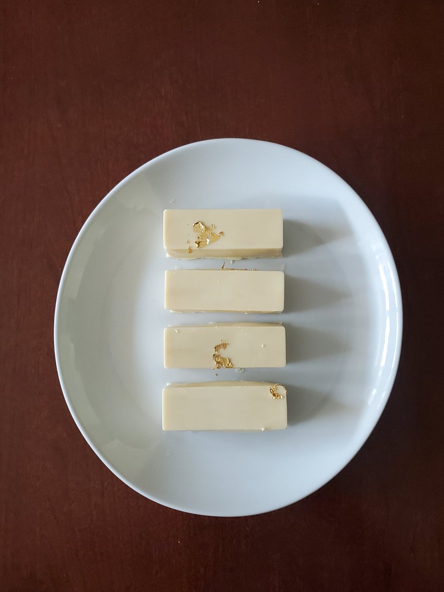 Next up for my series of Mental Health Disorders as desserts is, OCD. white chocolate shells, filled w/ different things(l to r):- hot honey, dark chocolate cake & toasted hazelnuts*continued below* #GoddessOfCarbs
