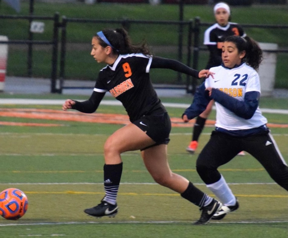 DHSAthletics1's tweet photo. DHS Senior Athlete Profile
Isabelle Karkaba
Soccer, Basketball
Highlight:  Winning the Dearborn Soccer Invitational sophomore year
Future Plans:  Attending Oakland University to play soccer and study sports medicine https://t.co/xJflahaYKT