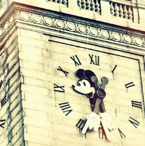 CalBearsHistory's tweet photo. On April 5, 1984, @Cal students Stephen Schoettler and Barrett Davis put a Mickey Mouse face and hands on the south side of the Campanile. One fell 40 feet to the ground in the process, fortunately suffering relatively minor injuries. https://t.co/nOAXkdQRrE