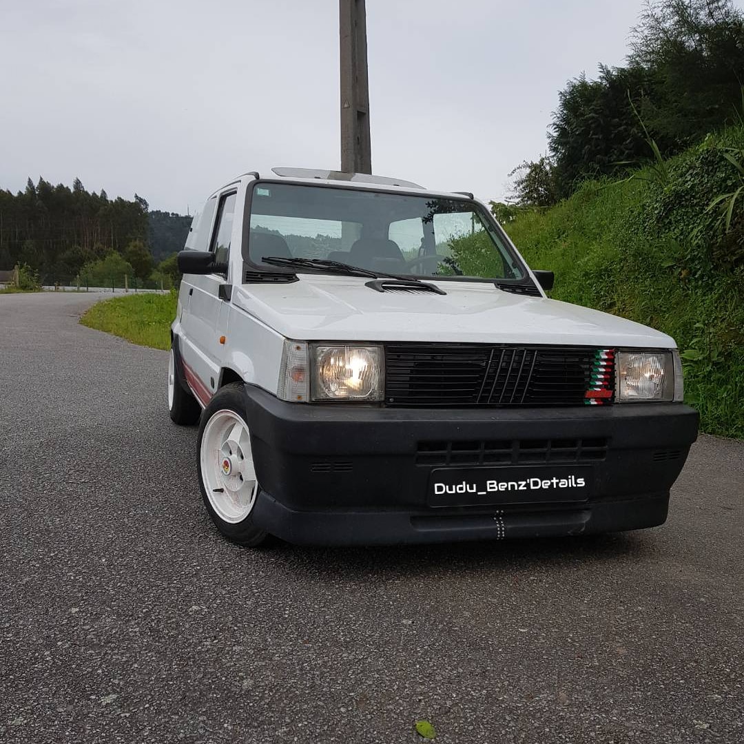 Dudu_Benz's tweet photo. Criticas o meu carro velho mas vais pagar um 1.0 de plastico em 60 prestações!
#Dudu_BenzDetails #ItalianCar #FiatPanda #Abarth #EstáAFicar #Loading https://t.co/sPC46FjcyU