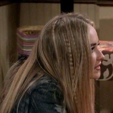 jackiescold's tweet photo. what's a soulmate?

it's like a best friend but more. it's the one person in the world who knows you better than anyone else. that someone who makes you a better person. no, actually they don't make you a better person. you do that by yourself because they inspire you. https://t.co/yJ8hZ4fu3q