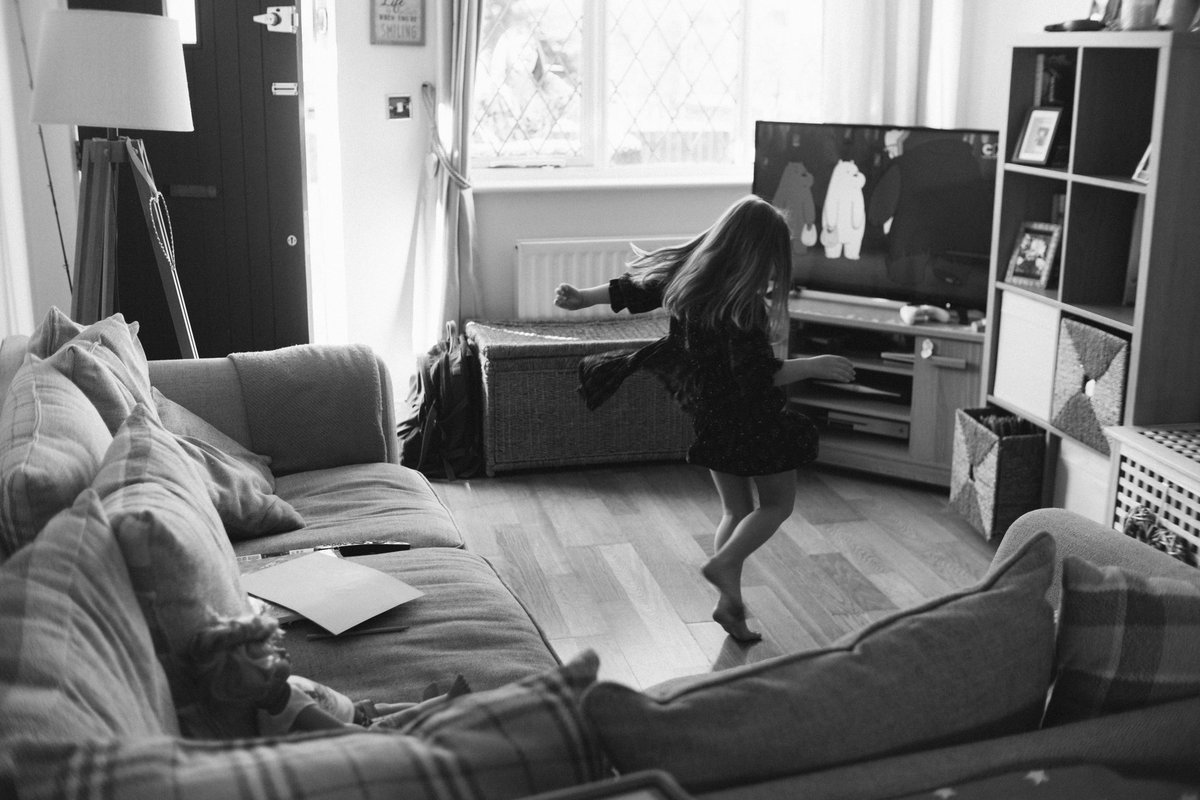 lewisbakerphoto's tweet photo. A few frames from home and on a 30min exercise walk around the farmers field.

#documentaryphotography #documentyourdays #lockdown #fujifilm #vncollective #vncollectivelockdown https://t.co/Kl2U5NSZS8
