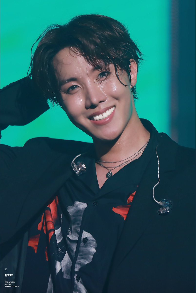 Dancing4Life_HG's tweet photo. @JHpieceofpeace1 @BTS_twt IMO Hoseok is fantastic in all eras, but I’m pretty partial to this one - Hoseok truly owned 2019. 

#SupportHoseok #JHOPE #제이홉 #방탄소년단제이홉 @BTS_twt https://t.co/oB1BH9GJkC