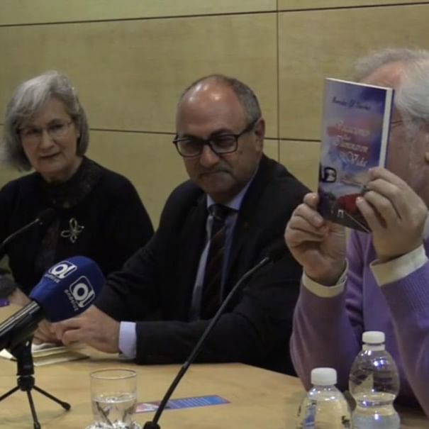 AbuelaTeCuenta's tweet photo. @LibreriaTintero 
#LibreriaElTintero te #Recomienda #leer una #Novela 
Las vacaciones que iluminaron mi vida 
de las más leídas del año 2019
#Encuentrala en 
#Plasencia #Cáceres 
https://t.co/sMjIoCPdHj https://t.co/j2xnSMnCbs