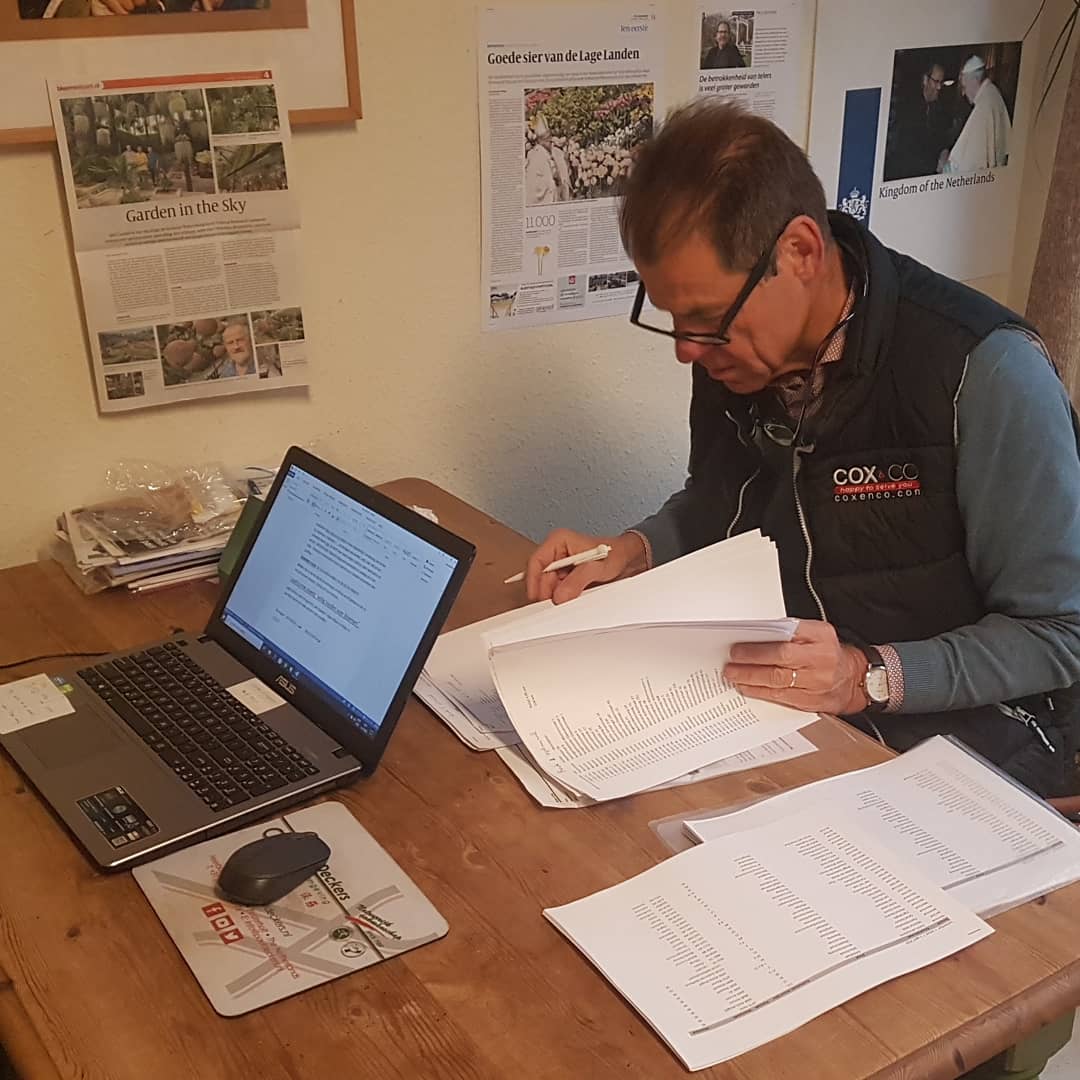 Paulusfloralus's tweet photo. #corona #covid19  In deze crisistijd worden veel mensen in de bloemen gezet voor alle extra inzet. Bloemen spreken de taal van álle mensen. Dit weekend werden door ons bij alle medewerkers van #citaverde bloemen thuis bezorgd: #bedanktvoordebloemen met dank aan #wimcox #coxenco https://t.co/MskJWpIEer