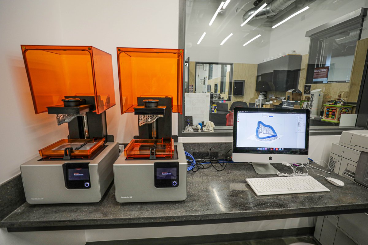 Mayor Garcetti at USC’s Iovine and Young Academy to see how new 3D printing technology is being used to make personal-protective equipment for health care workers.