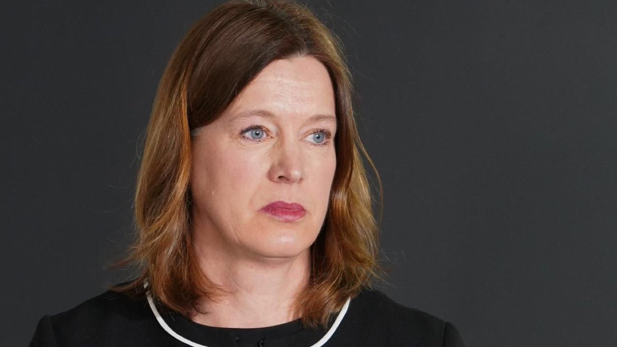 corona_update's tweet photo. 🇬🇧 JUST IN: Scotland's Chief Medical Officer resigns after not adhering to social distancing advice by going to her holiday home. #coronavirus #Scotland #uk https://t.co/3i9asH7O6p