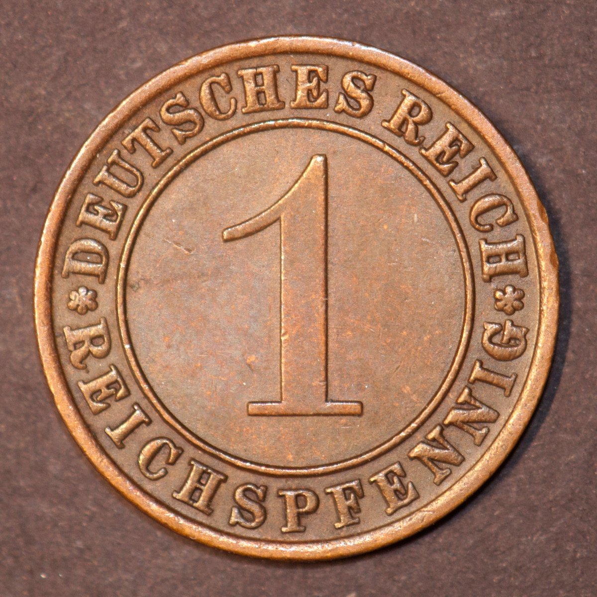 rocketdog632's tweet photo. @Arrowheadbroken German 1 richspfennig Holzmaserung. 1933 A only shows on the back, interesting. 1929 D has a dramatic alloy mixing error "tiger stripe". #Germany #Coins #collectibles #error #planchet #Weimar https://t.co/7eyipKwaUA