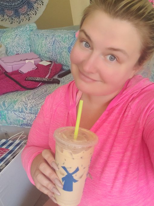 Coffee coffee coffee https://t.co/2Db76XxX4a<a href="/tag/thongthursday"class="tags"><span>#thongthursday</span></a>