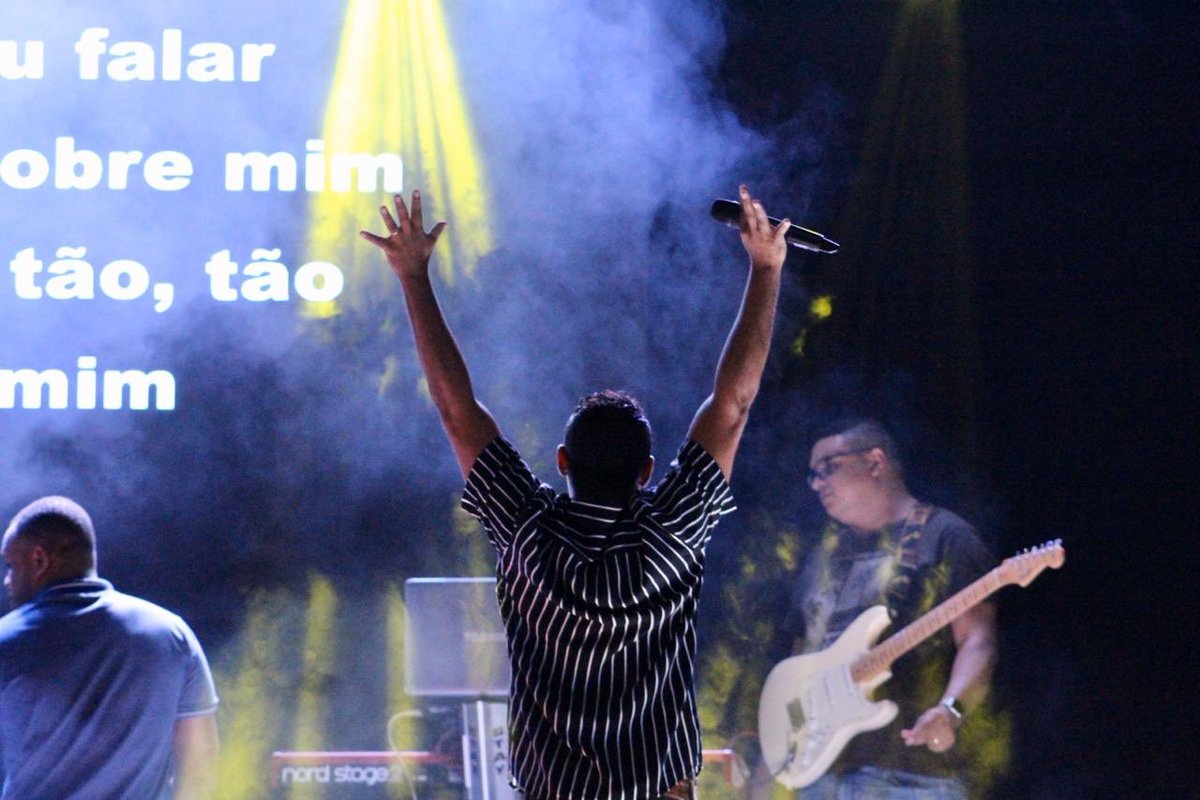 IG_DEUSTEMMAIS's tweet photo. QUE MANHÃ ESPECIAL!!! Ainda fazendo nossos cultos online, Deus tem feito maravilhas. Entendemos o propósito e VIDAS tem sido SALVAS!
Não vamos parar!!! Gratidão pela interação de sempre! Ele nos ama e faz o que tem ser feito no tempo dEle! #DeusTemMais #IDTM #EscoladeSabedoria https://t.co/KJGZEXlwju