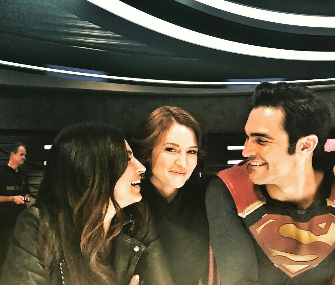 Arrowverse cast A thread