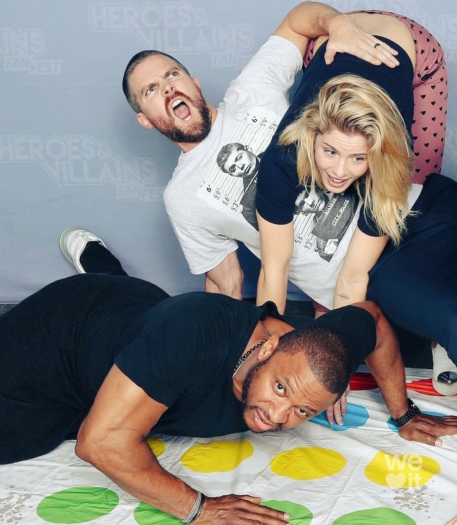 Arrowverse cast A thread