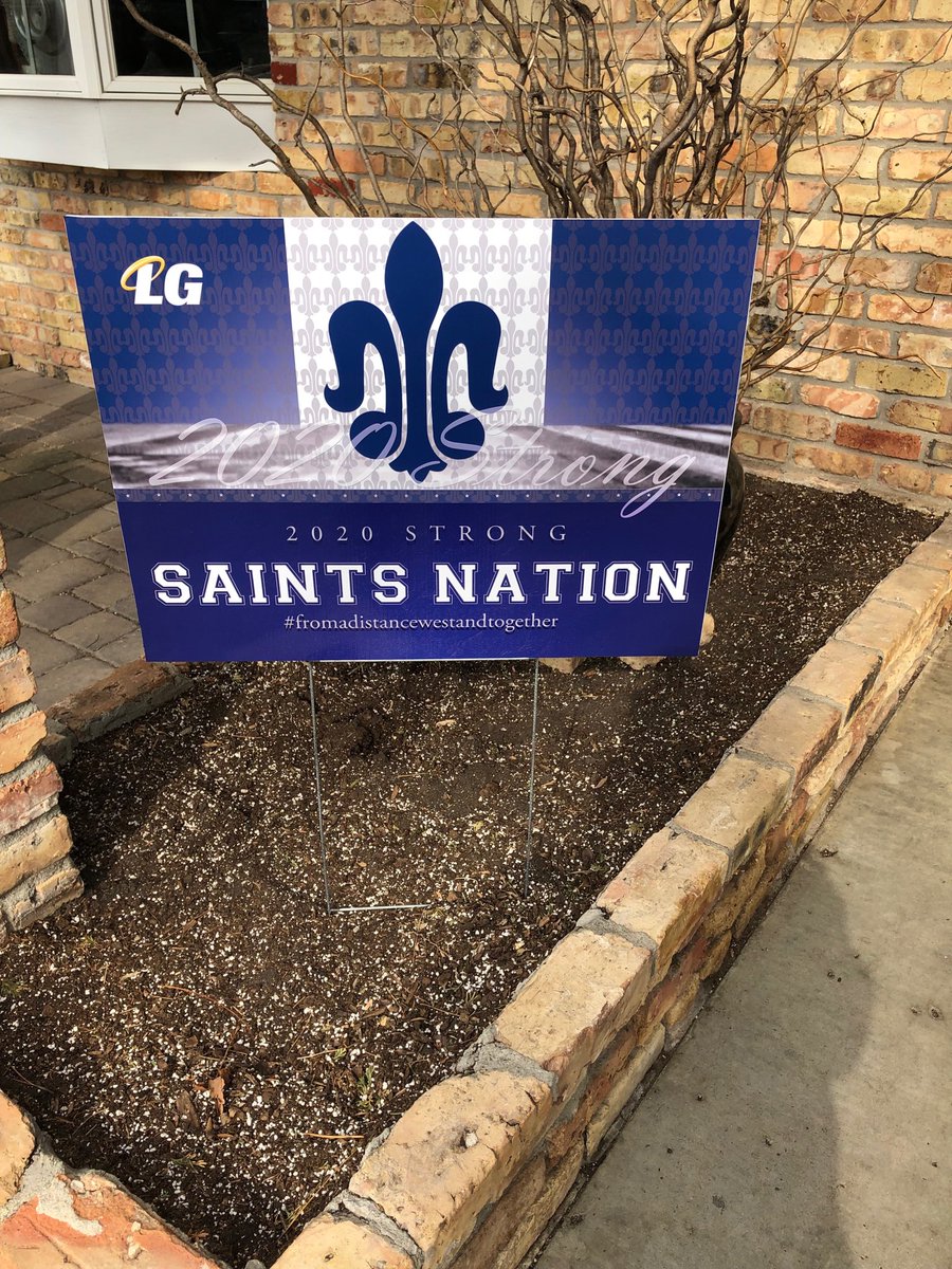 jolson53's tweet image. Never been prouder of our school district and community. “Together we stand, at a distance”. Wow!!  Lights on Monday night at 9:00 pm. Let’s do a “Christmas Vacation” on Saint Peter Municipal Power.