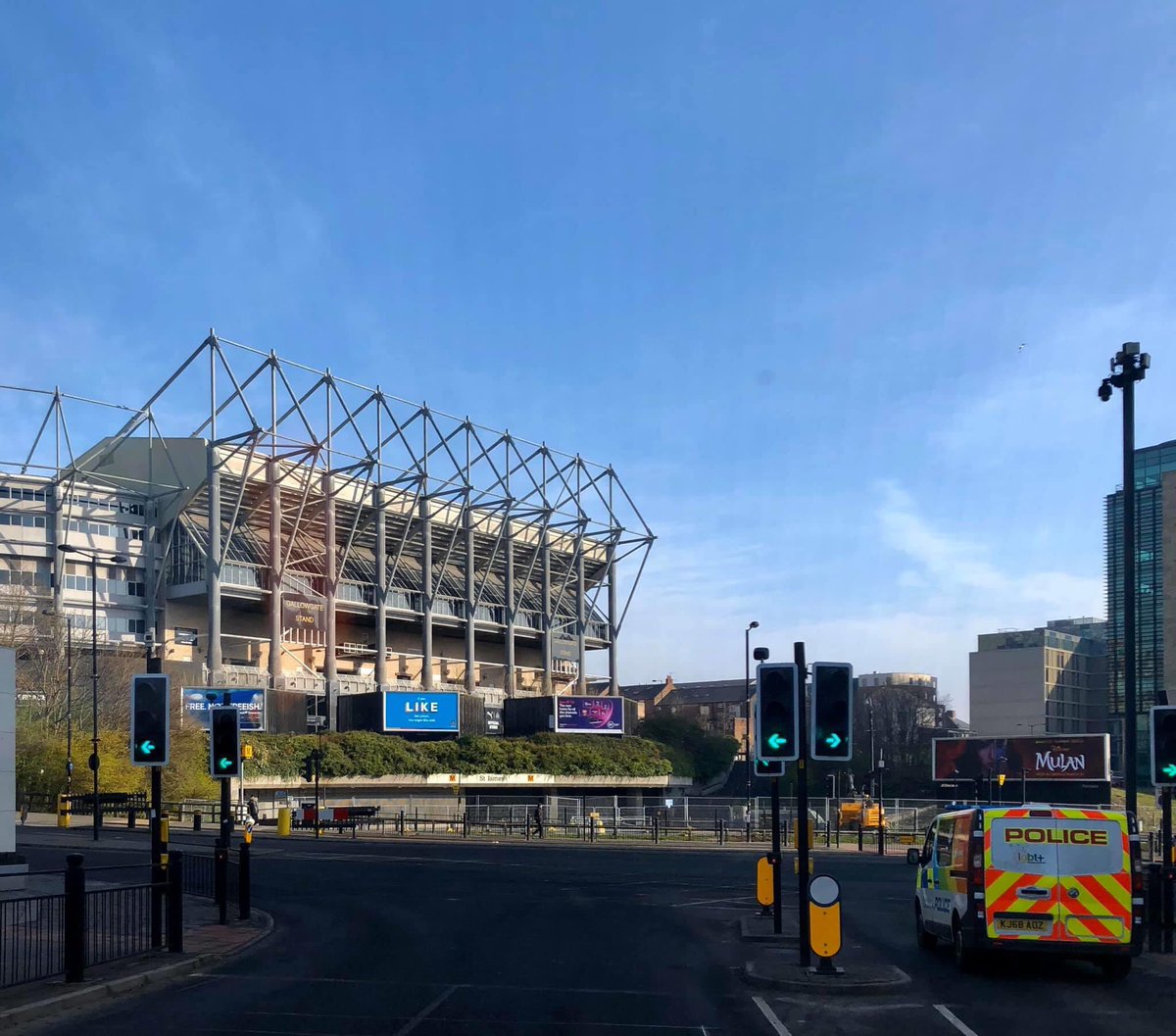 Context_NUFC's tweet photo. Class by the mags! #StayHomeSaveLives #NUFC https://t.co/qTnTlVmDxQ