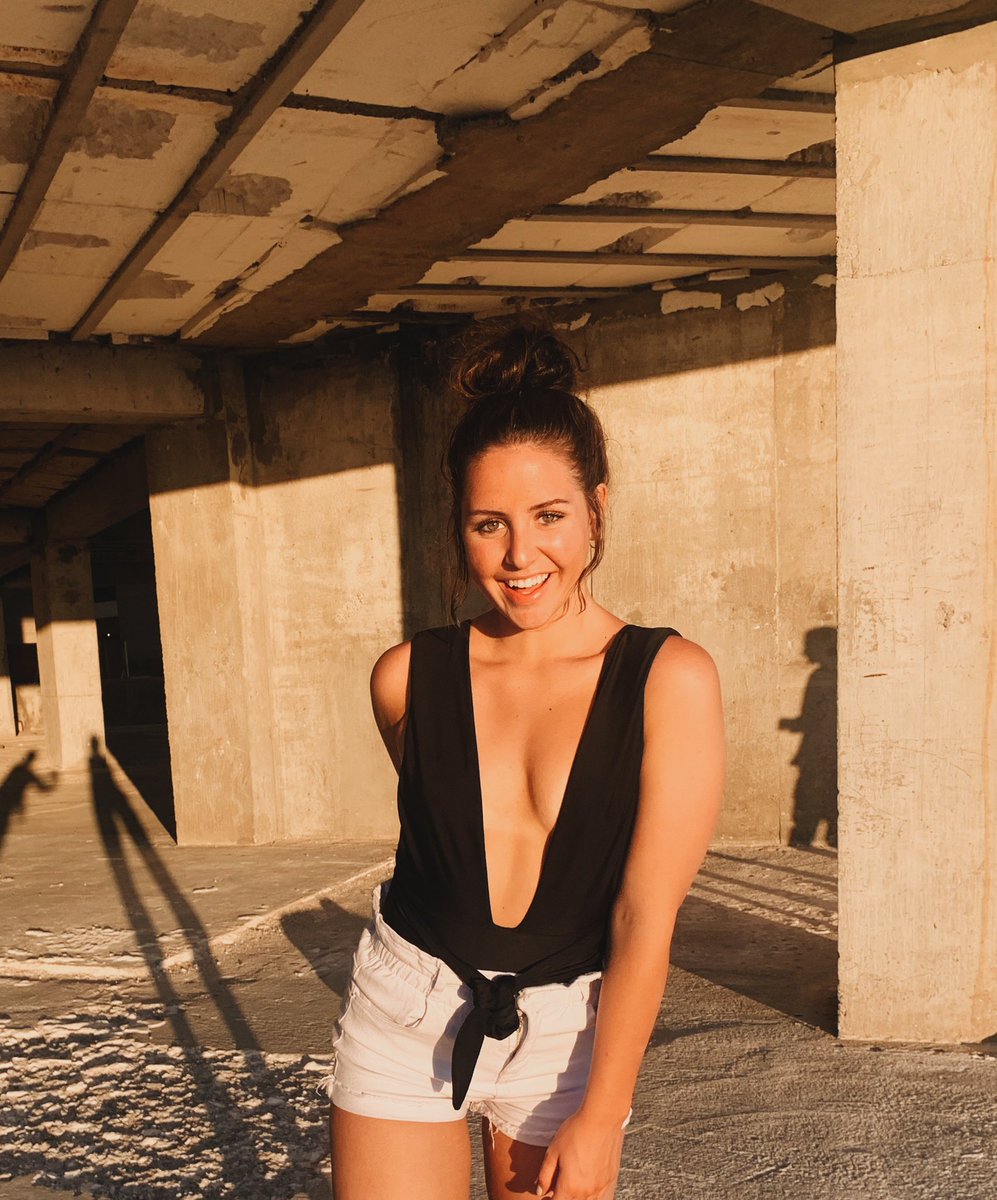paytonanderman's tweet photo. happy mind, happy life✨💫 https://t.co/M40ZsvHmsD