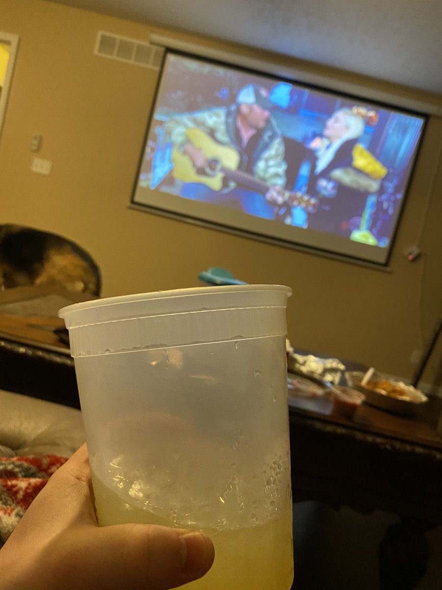 kevin_jaggers's tweet photo. Watchin’ the boss man @blakeshelton with the woman, dogs, and a big ole’ margarita! A #hellofagoodtime from the living room couch! @OleRed #ACMOurCountry https://t.co/3FUPqm6eCJ