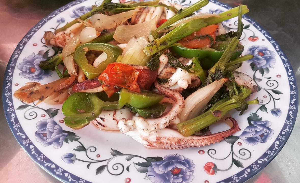 ntvblog's tweet photo. Mực xào #homecooking #squids #squid #seafood #mựcxào #mucxao #cheapfoods #cheapfood #superfoods #deliciousfoods #omgfood #bestfood #wowfood #famousfood #amazingfood #eatwell #eatfamous #tasty #delicious #instafood #travelfood #travelfoodie #foodpic https://t.co/gM0fHWCHW0
