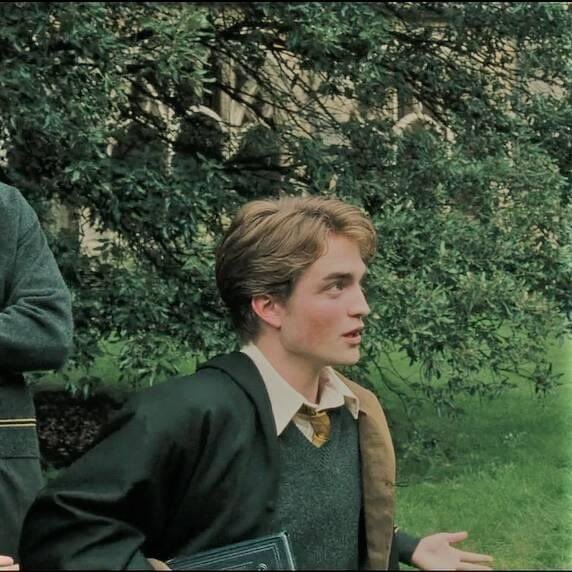 filmlune's tweet photo. Edward Cullen? nah, it's Cedric Diggory. https://t.co/iZDpnN4CEs