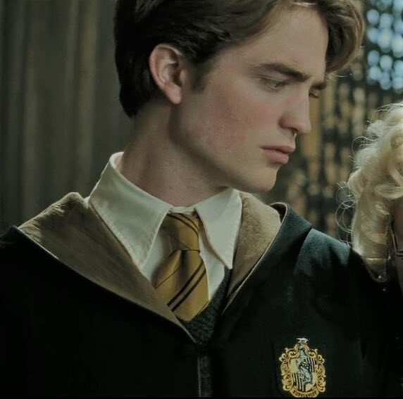 filmlune's tweet photo. Edward Cullen? nah, it's Cedric Diggory. https://t.co/iZDpnN4CEs