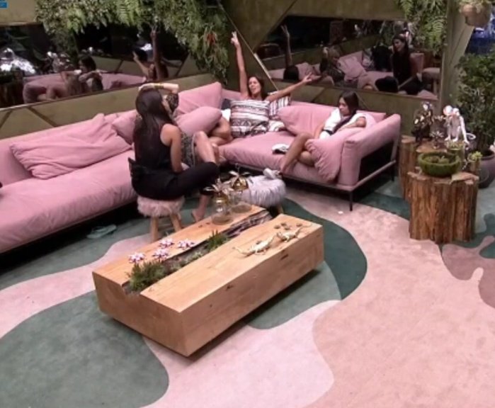 Lucas9ronaldo's tweet photo. Mari falando q vai aperta o babu igual um sapoo , mari mari nunca fale mal do paizão , ta na listaaa negra ✌️ #BBBB20 #FicaBabu https://t.co/kdqEGFTWpZ