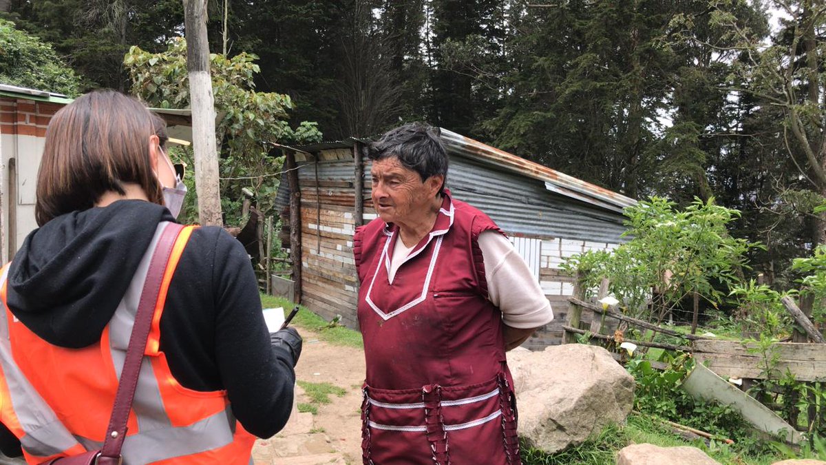 Bogota's tweet photo. La población que vive en estas ocupaciones informales en el Dorado y en la Avenida Circunvalar Via Choachí, son parte de la población más vulnerable de la ciudad que requiere de la solidaridad de todos y todas. https://t.co/53QuS2WcaN