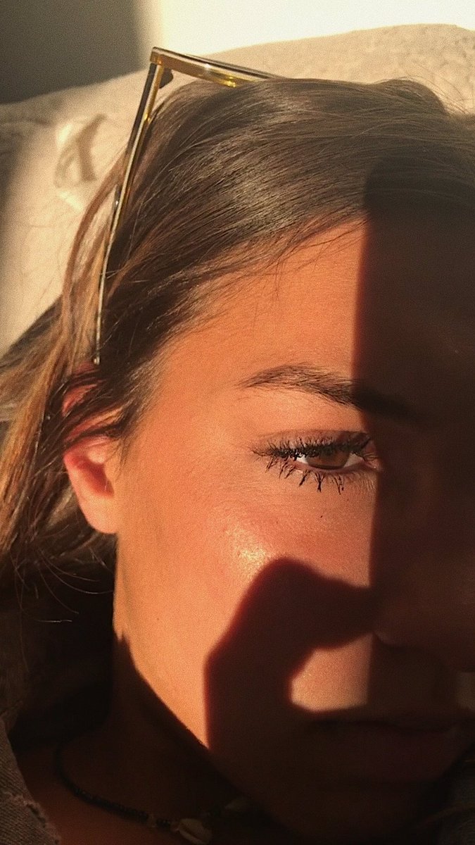 itssssiris's tweet photo. Le soleil qui nous soutient durant ce confinement #NouvellePhotoDeProfil https://t.co/3lE1hWVyiE