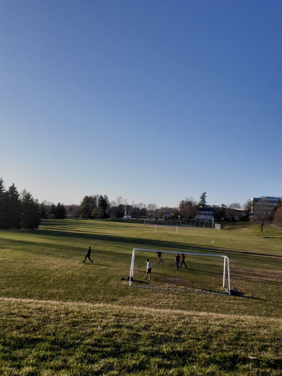 stewcarruns's tweet photo. @UWaterloo fields @citywaterloo, @WRPSToday guys are playing soccer 🤬

#StayHomeCanada #StayHomeSaveLives https://t.co/am1R6bwtfo