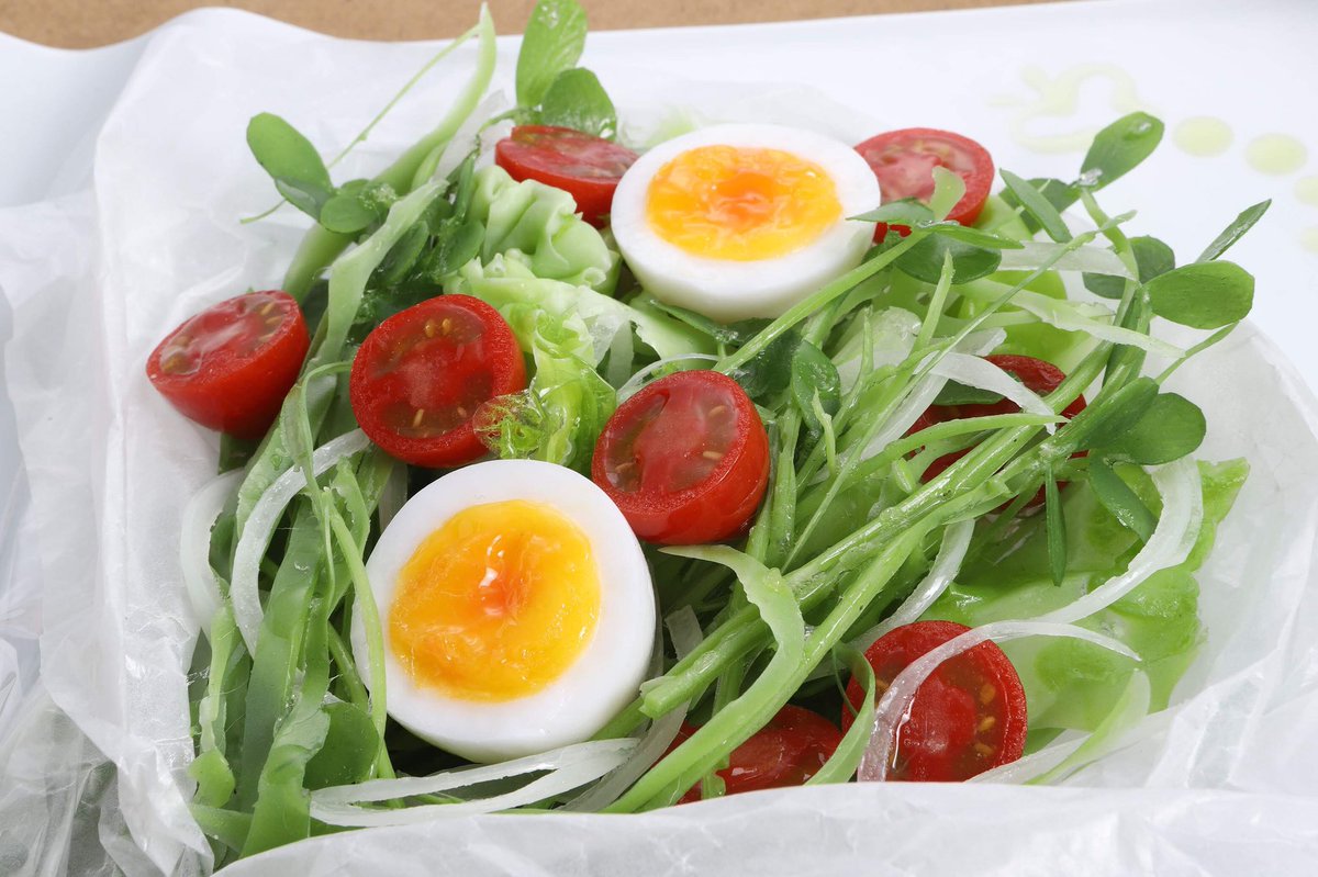 株式会社いわさき 食品サンプル A Twitter サラダのブーケ盛り お家でお祝いイベントのお料理にいかがですか クッキングシートなどで サラダを包んで 食品サンプル 株式会社いわさき ブーケサラダ Fakefood