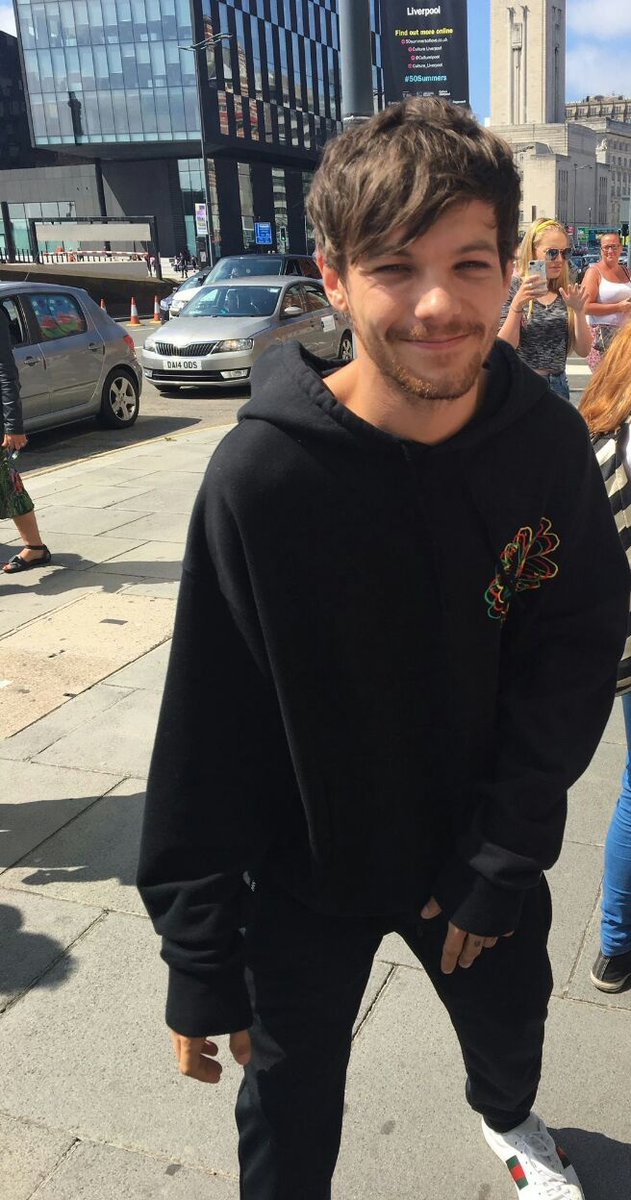 TCabelloSG's tweet photo. Eu tenho uma admiração gigante por ele
Um Amor que não Cabe no Peito

#ProudOfLouis https://t.co/a0lYYSNYKA