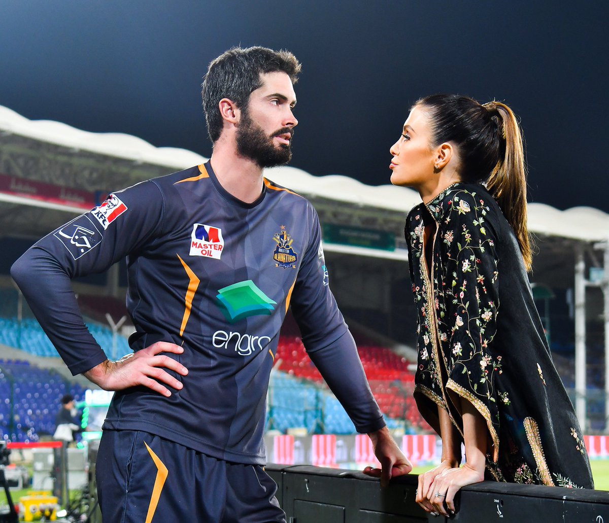 erinvholland's tweet photo. Caption this 😂😂 @thePSLt20 @Cuttsy31 https://t.co/kal2UaUtnU