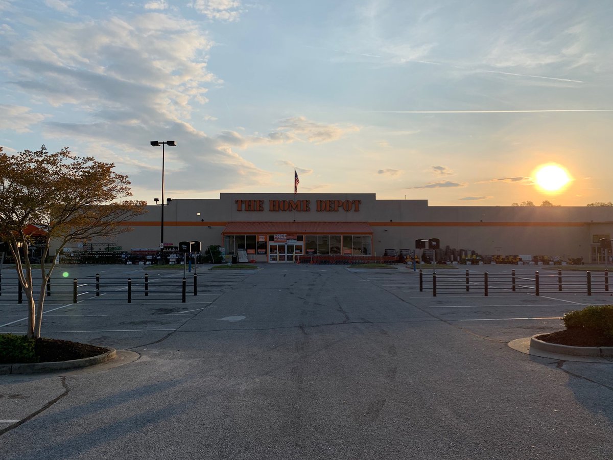As the sun sets on a long week over 0172 Loganville, I would like to thank all of our associates for doing what we do best. Taking care of our customers but mostly for taking care of each other. ⁦@colleenallenhd⁩ ⁦@elisiatumHD⁩ ⁦@mlindsey1223⁩ ⁦⁦