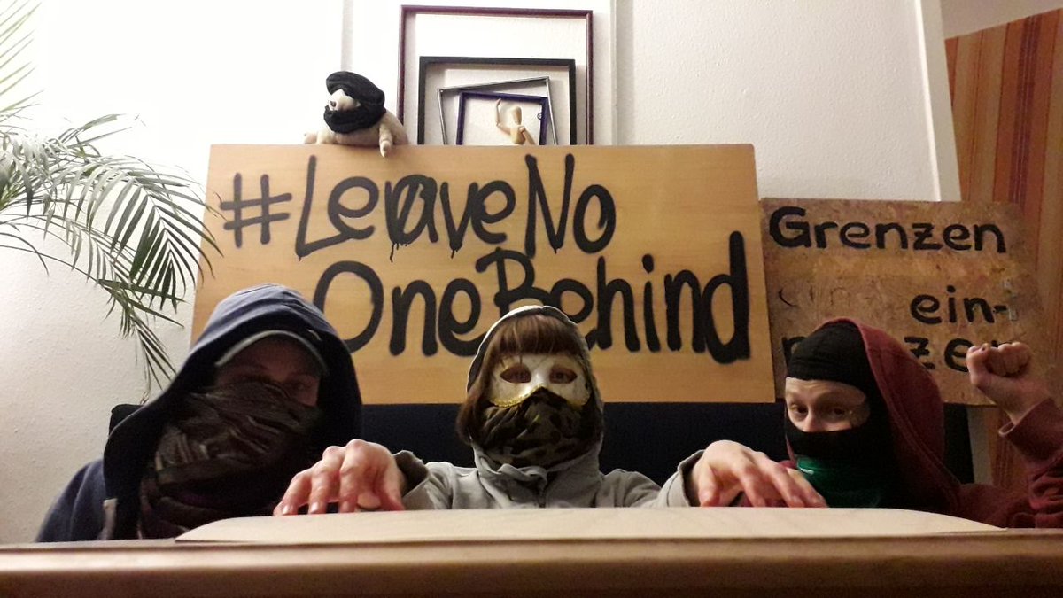 #LeaveNoOneBehind
#Seebruecke
Moria und alle Camps sofort evakuieren! Grenzen öffnen.