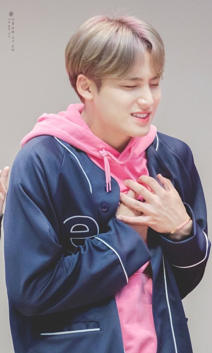 mammam115's tweet photo. #봄처럼_따스한_민규��_생일축하해
 #OurSpringMINGYUday 

­­--­­--­­--­­--­­--­­--­­--­­--­­--­­--­­--­­--­­--­­--­­--­­--­­--
❁ミンギュ、誕生日おめでとう❁

私はセブチを好きになった初めの頃
君の大きくてかっこいいのに本当は真っ直ぐで子供みたいなとこに、救われました。 https://t.co/xVjZTEF2gi