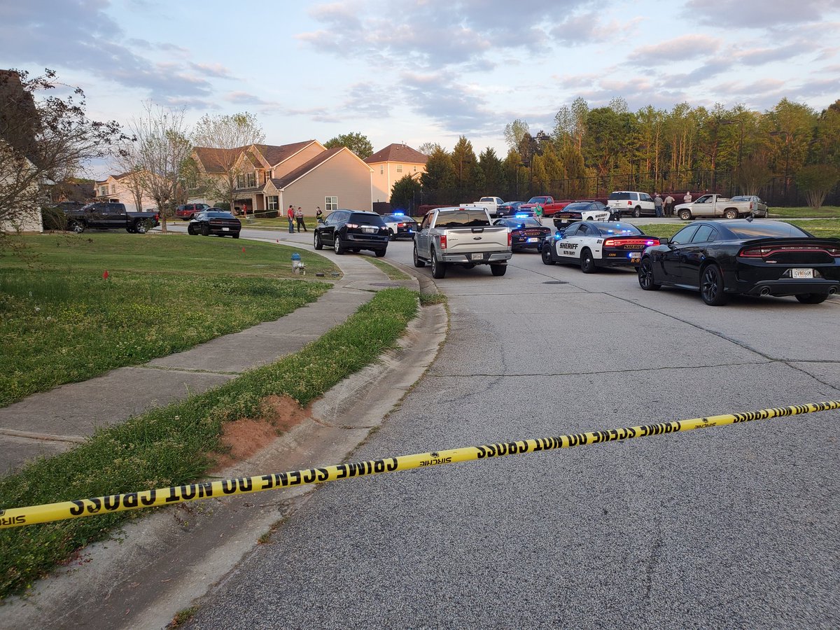 JordanFox5TV's tweet photo. Butts County officers are on the scene of a shooting investigation that occurred near a park in Jackson, GA where I'm told one man is deceased. @FOX5Atlanta https://t.co/vqD15RFipB