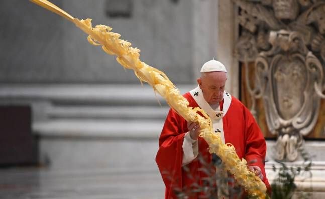 elpaiscali's tweet photo. "Los verdaderos héroes de estos días son los que sirven a los demás": Papa Francisco https://t.co/x60viX9zvE https://t.co/9P9lpTT1Oh