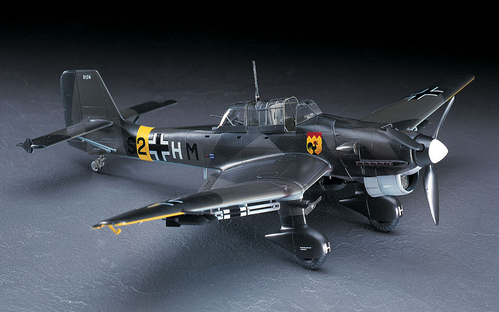 プラモデル完成機　1/48　ユンカースJu87B-2スツーカ Amazon | ハセガワ 1/48 ユンカース Ju87B-2 スツーカ #JT13