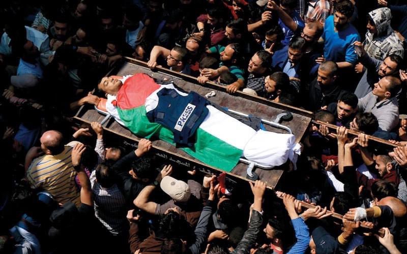alijadallah66's tweet photo. يوم غفت العيون وأصبحت بلا حراك

في ذكراك لروحك السلام والحُب  Yaser Murtaja 💔 https://t.co/nQCkEk7t8H