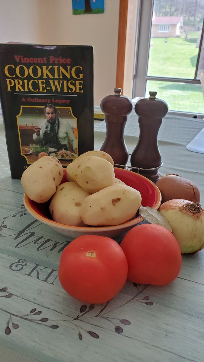 bondmulder's tweet photo. It's almost like Vincent knew we would be making meals on as few ingredients as possible. #cookingpricewise https://t.co/dL81a919EU