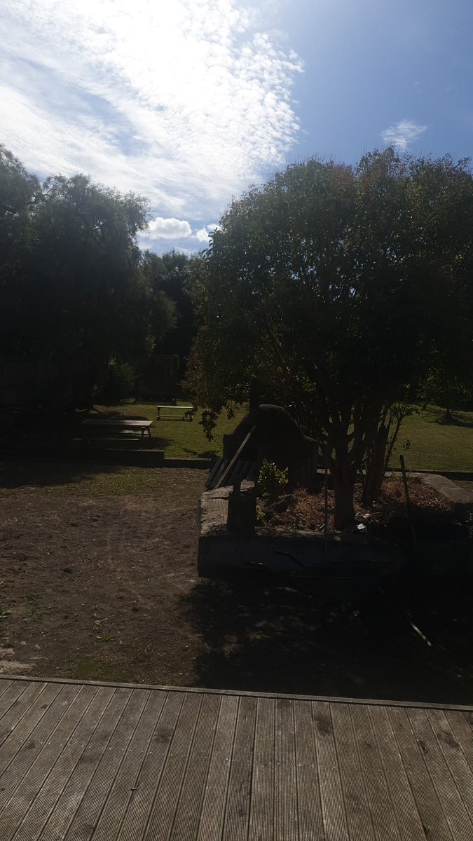 RexParaku's tweet photo. Rarely get days like this in the Manawatū. The taiao is toying with us cause we're stuck at home 🙄 https://t.co/JeYBPJ00Of